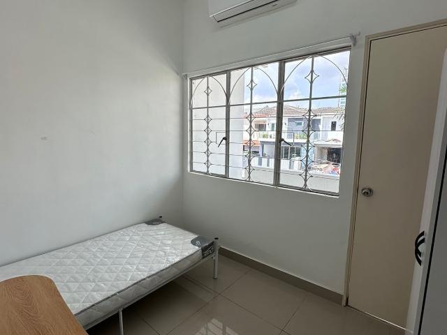 Room for rent in Petaling, Damansara Damai