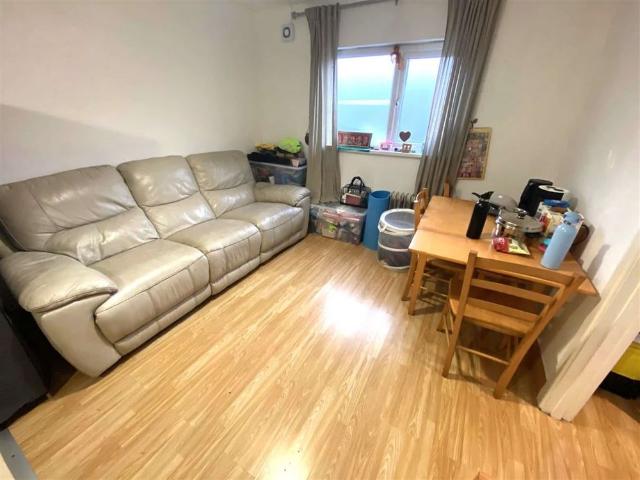 Apartment to rent in Bluebell, North Tipperary