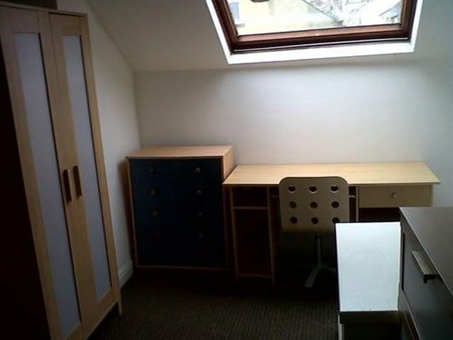 Room for rent in Birkendale, Walkley