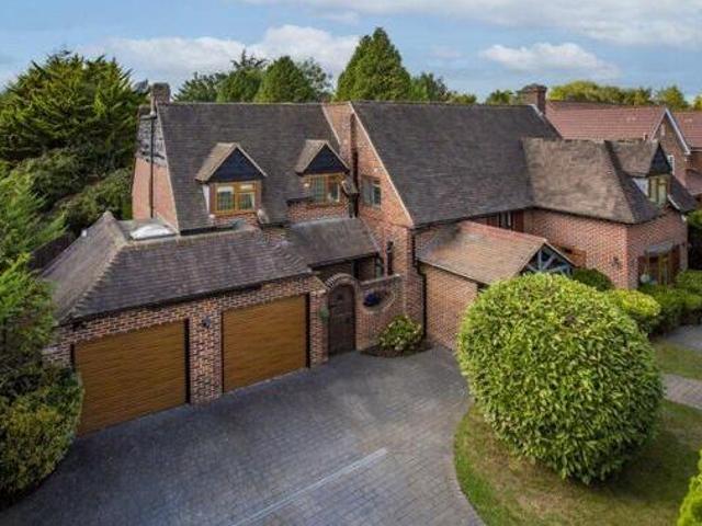 House for sale in Beaconsfield, Penn Bottom