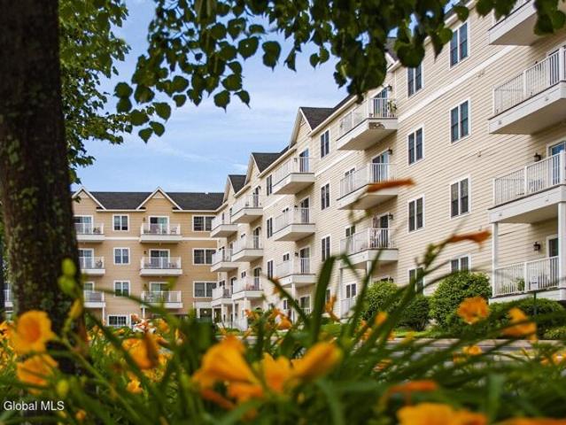 Condo for sale in Clifton Park