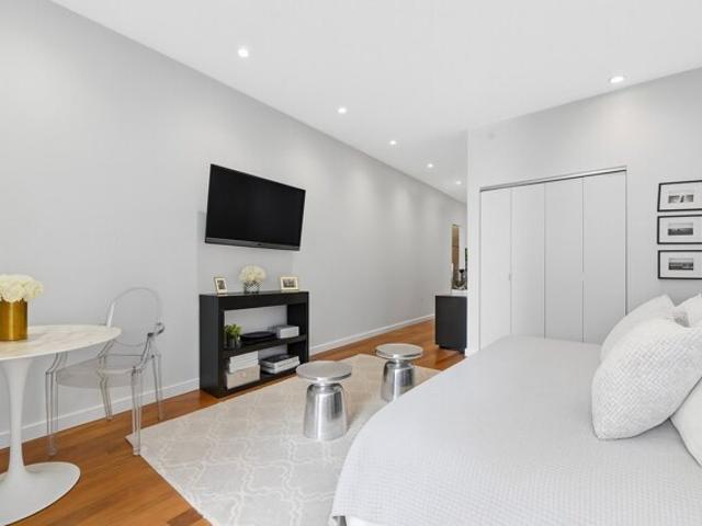 Condo for sale in Arverne, New York