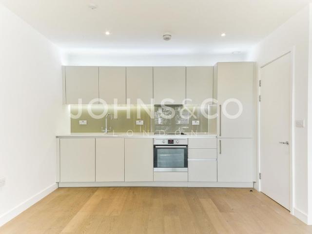 Apartment for rent in Kidbrooke Village, Greater London
