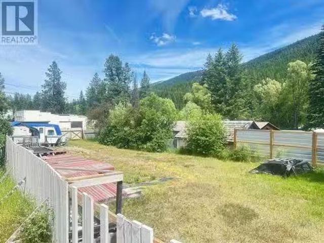 House for sale in Beaverdell, British Columbia