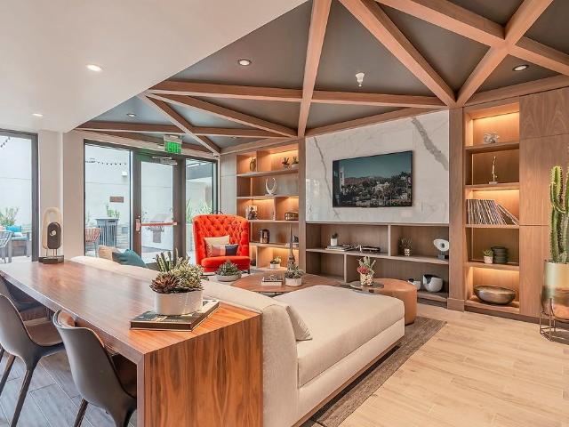 Apartment for rent in Canoga Park, California