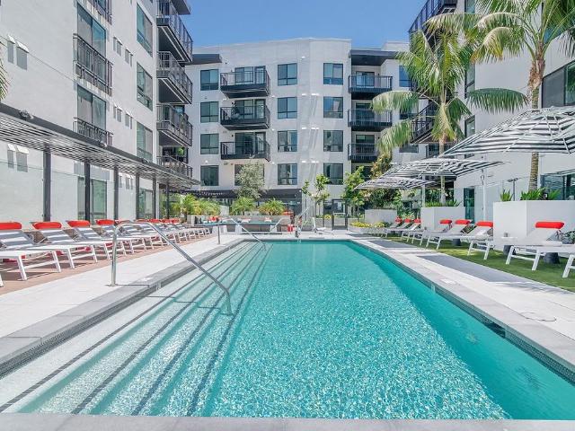 Apartment for rent in Canoga Park, California