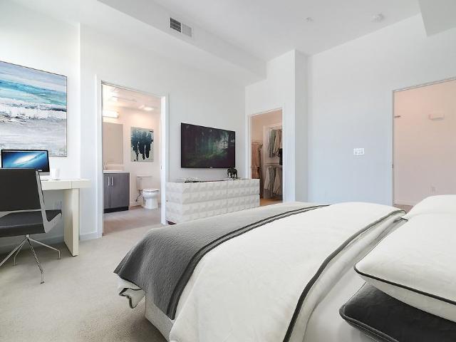 Apartment for rent in Canoga Park, California