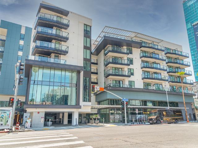Apartment for rent in Canoga Park, California