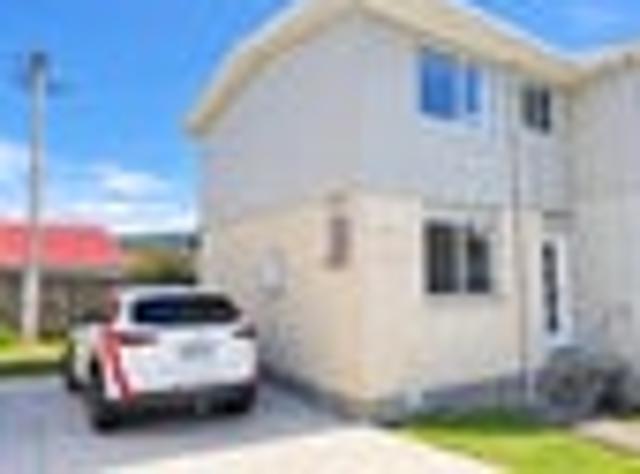 Townhouse for rent in Pauatahanui, Wellington