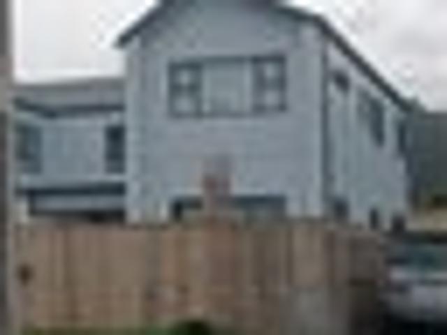 Townhouse for rent in Pauatahanui, Wellington