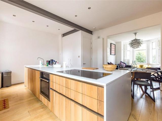House for rent in North Kensington, Greater London