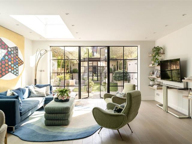 House for rent in North Kensington, Greater London