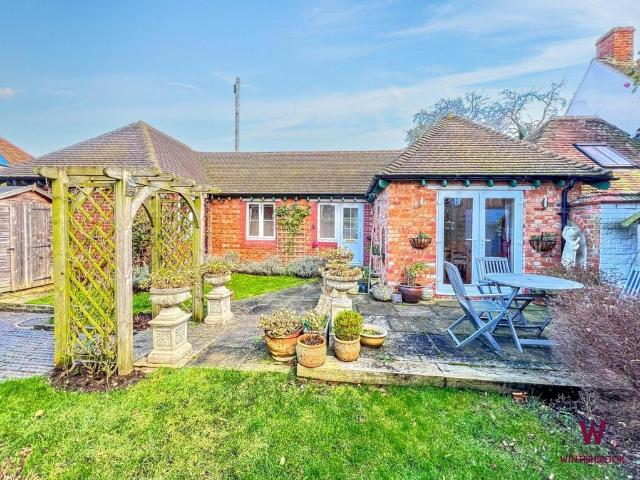 House for rent in Shillingford, Berrick Salome