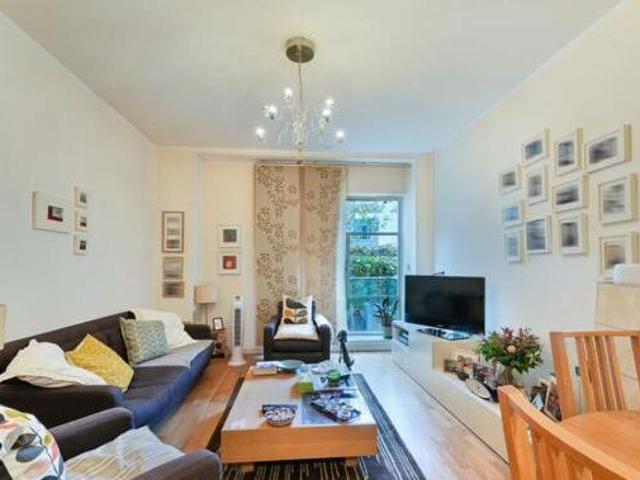 House for sale in Brentford End, Greater London