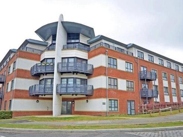 House for sale in Farnborough Business Park, Rushmoor