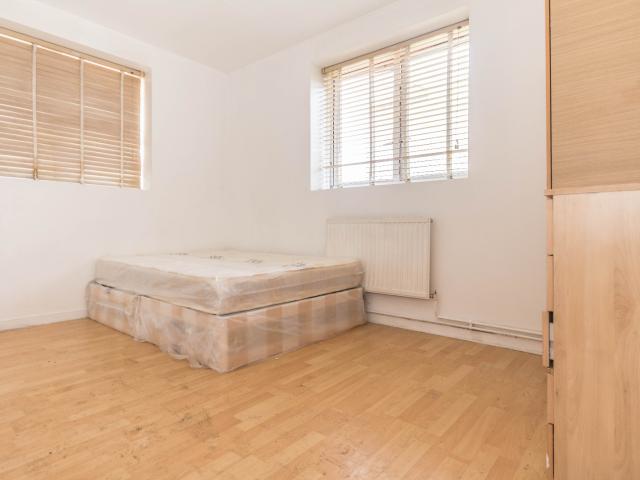 Apartment for rent in Burdett Estate, Limehouse