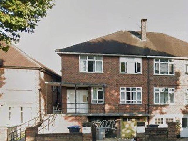 House for rent in Mapesbury, Greater London