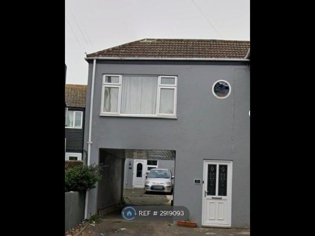 Apartment for rent in Upper Walmer, Ash