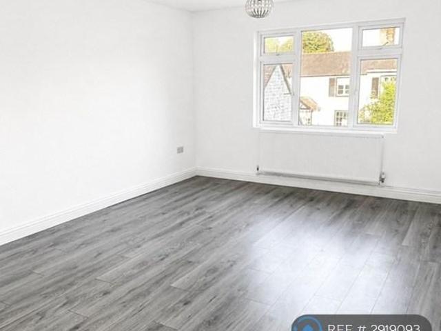 Apartment for rent in Upper Walmer, Ash
