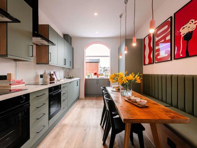 Room for rent in Fernhill, Bury