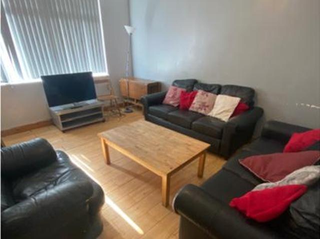 House for rent in Hyde Park, West Yorkshire