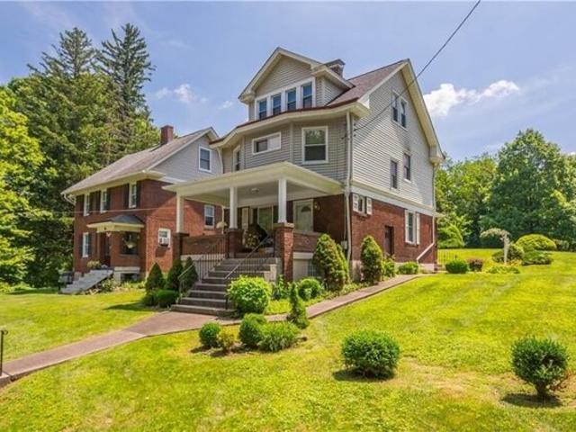 House for sale in Carnegie