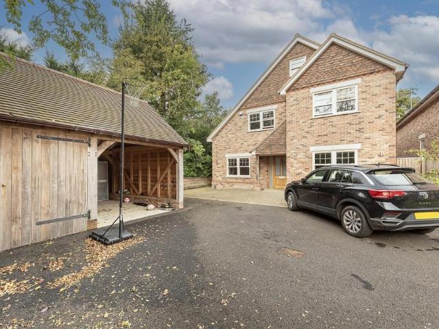 House for rent in Five Acres, Hertfordshire