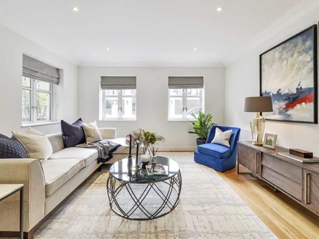 Apartment for rent in Earl's Court, Greater London