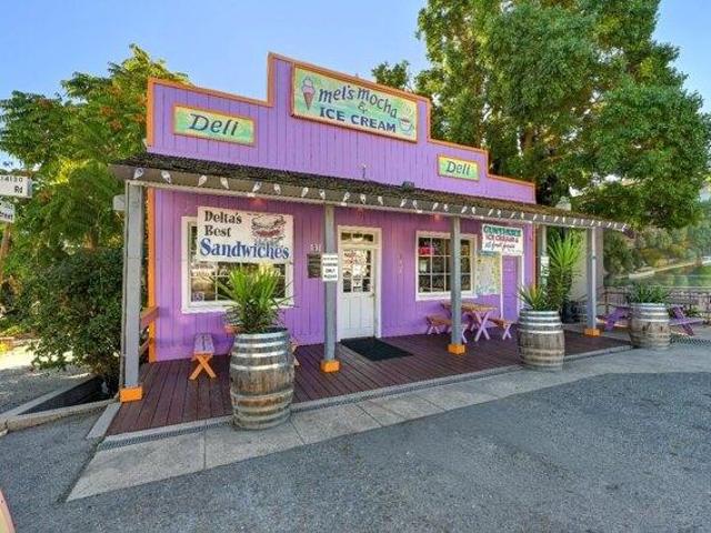 House for sale in Walnut Grove, California