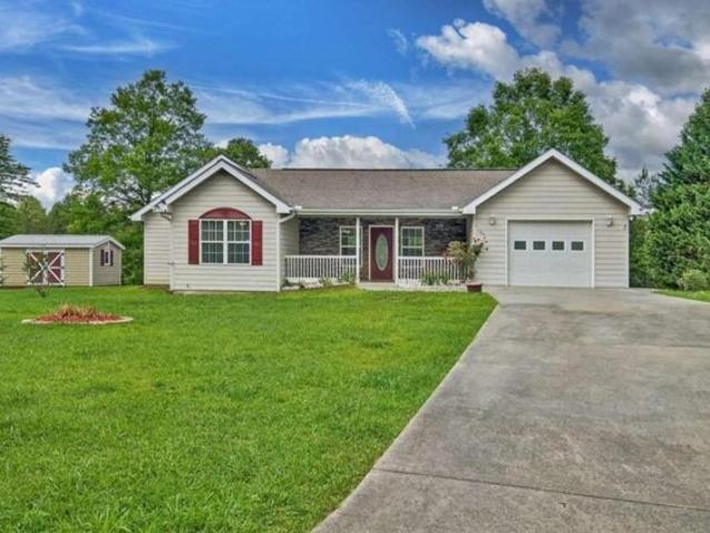 House for sale in Mineral Bluff