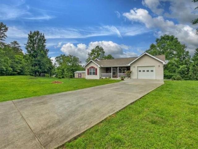 House for sale in Mineral Bluff