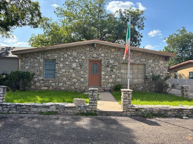 House for sale in Crockett, Texas
