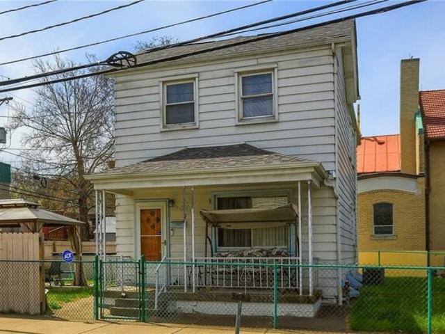 House for sale in Carnegie
