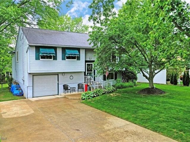 House for sale in Girard