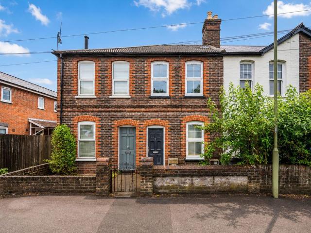 House for rent in Guildford Park, Guildford
