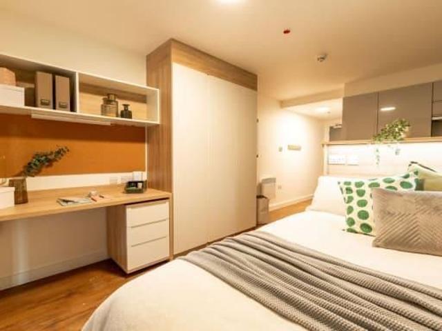 Studio for rent in Guildford Park, Westborough