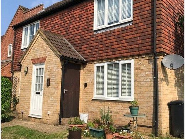 Apartment for rent in Frith Hill, Fole