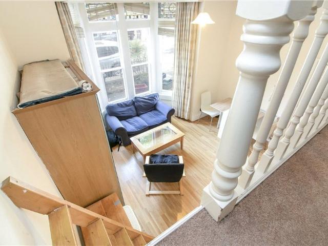 Apartment for rent in Strand-on-the-Green, Greater London