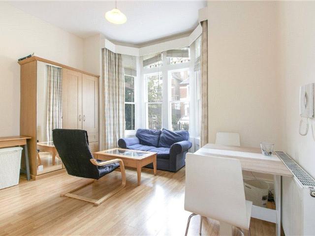 Apartment for rent in London Borough of Hounslow, Strand