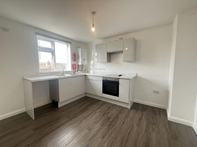 Studio for rent in Newtown, Stokesby
