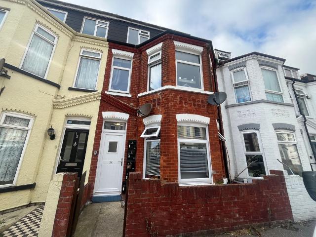 Studio for rent in Newtown, Stokesby
