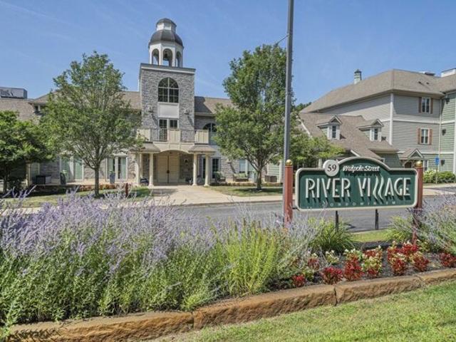 Condo for sale in Canton Junction, Canton