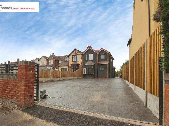 Apartment for rent in Landywood, Great Chatwell