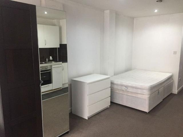 Studio for rent in Ball Hill, West Midlands