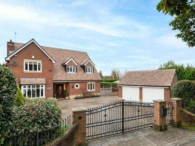 House for sale in Pudsey, West Yorkshire