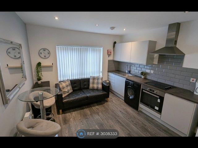 Apartment for rent in Nangreaves, Wales