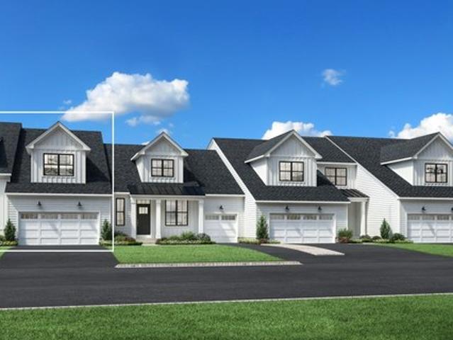 Townhouse for sale in Valhalla, New York