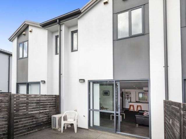 Apartment for rent in Heathcote, Canterbury
