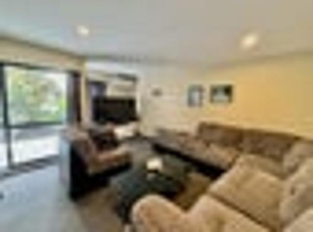 Townhouse for rent in Heathcote, Canterbury