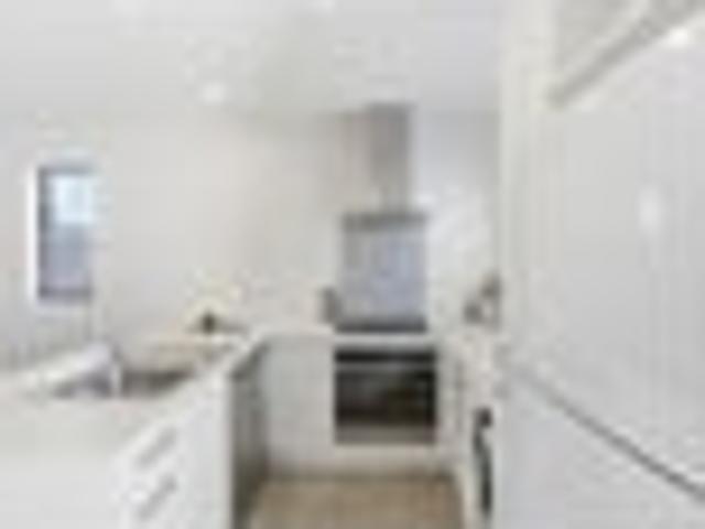 Townhouse for rent in Heathcote, Canterbury